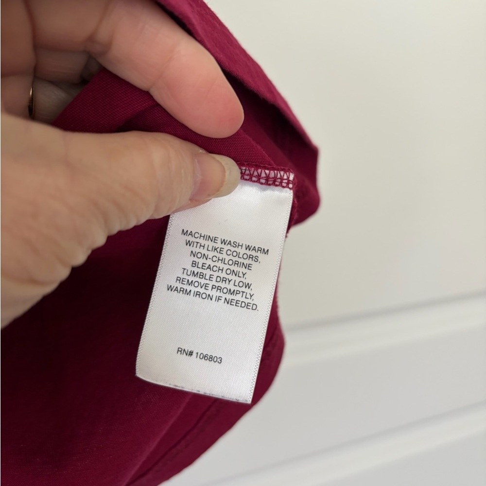 Duluth Trading Co Women's Burgundy Short Sleeve Tee - Picture 3 of 3